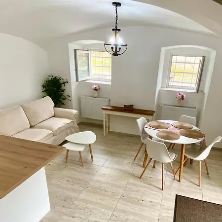 Hanna Vendeghaz-tallya